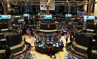 Les bonus des salariés de Wall Street ont reculé d'environ 25% en 2011 par rapport à l'année précédente, selon une estimation publiée lundi par une agence indépendante de New York.