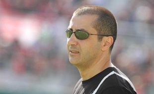 Le président du Racing club de Toulon, Mourad Boudjellal, lors d'un match de Hcup face aux Ospreys, le 9 octobre 2010