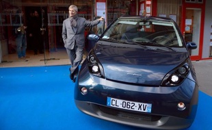 Testée à grande échelle depuis dix-huit mois grâce au système d'autopartage Autolib' en région parisienne, la voiture électrique Bluecar du groupe Bolloré est désormais disponible à la vente dans toute la France.