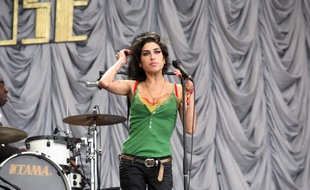 La chanteuse Amy Winehouse à Glastonbury en 2007