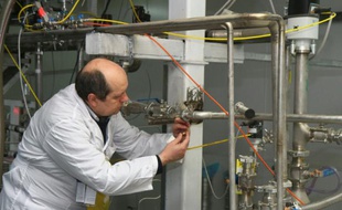 Un inspecteur de l'AIEA sur le site de la centrale nucléaire iranienne de Natanz, le 20 janvier 2014