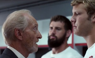 L'acteur Charles Dance dans un clip promotionnel pour la Coupe du monde de rugby 2015.