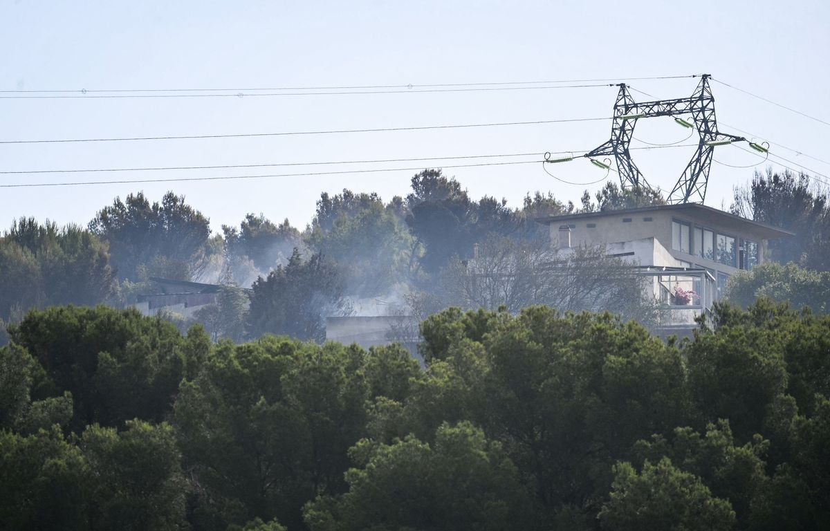 Incendie à Martigues : Le feu est contenu mais 300 pompiers sont toujours engagés sur le terrain