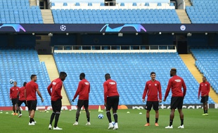 Les joueurs lyonnais ont découvert ce mardi, tout comme leur président, l'Etihad Stadium de Manchester City.