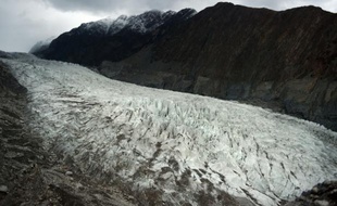 Photo prise le 28 septembre 2015 du glacier Passu, au portes de la Chine, au Pakistan