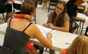 Une maman rencontre une candidate au baby-sitting dating de Lille le 17 septembre 2014