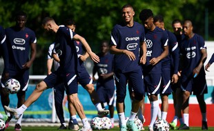 Les Bleus se sont entraînés une dernière fois à Clairefontaine avant de décoller pour Munich.
