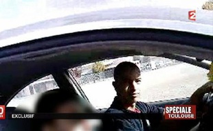 Abdelghani Merah, frère aîné de Mohamed Merah, évoque dans un documentaire de M6 qui doit être diffusé dimanche soir, l'hypothèse du "troisième homme", possible complice du vol du scooter utilisé par le tueur de Toulouse et Montauban.