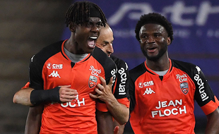 Chalobah exulte : il vient d'égaliser pour Lorient à Strasbourg. c'est le but du maintien !