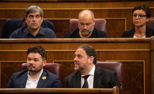 Oriol Junqueras, le président du parti Gauche républicaine de Catalogne (ERC) (en bas à droite) lors de la session inaugurale du parlement espagnol, le 21 mai 2019, à Madrid.