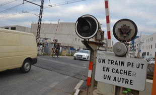 L'accident a eu lieu sur un passage à niveau (illustration).