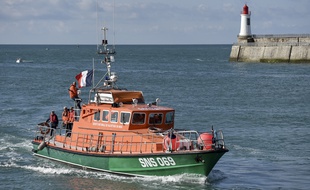 Un bateau de la SNSM aux Sables d'Olonne, le 10 juin 2019, trois jours après la mort de trois sauveteurs.