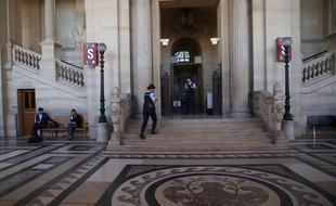 Huit personnes, dont six femmes, sont jugées depuis lundi, pour deux tentatives d’attentats à Notre-Dame et à Boussy-Saint-Antoine.