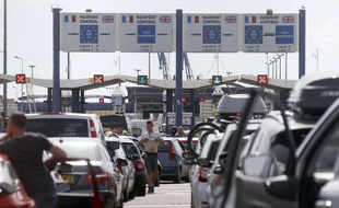 Illustration d'un blocage du port de Calais, le 29 juin 2015.