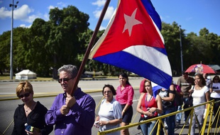 Les Cubains rendent hommage au Lider Maximo