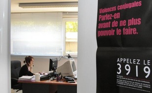 Le profil de l'homme violent à l'égard des femmes est celui de "Monsieur tout le monde", clame la nouvelle campagne, lancée mercredi par la Fédération nationale Solidarité femmes (FNSF), chiffres à l'appui.