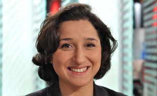 Sihem Habchi, presidente de l'association Ni Putes, sur le plateau de LCI le 17 novembre 2010.