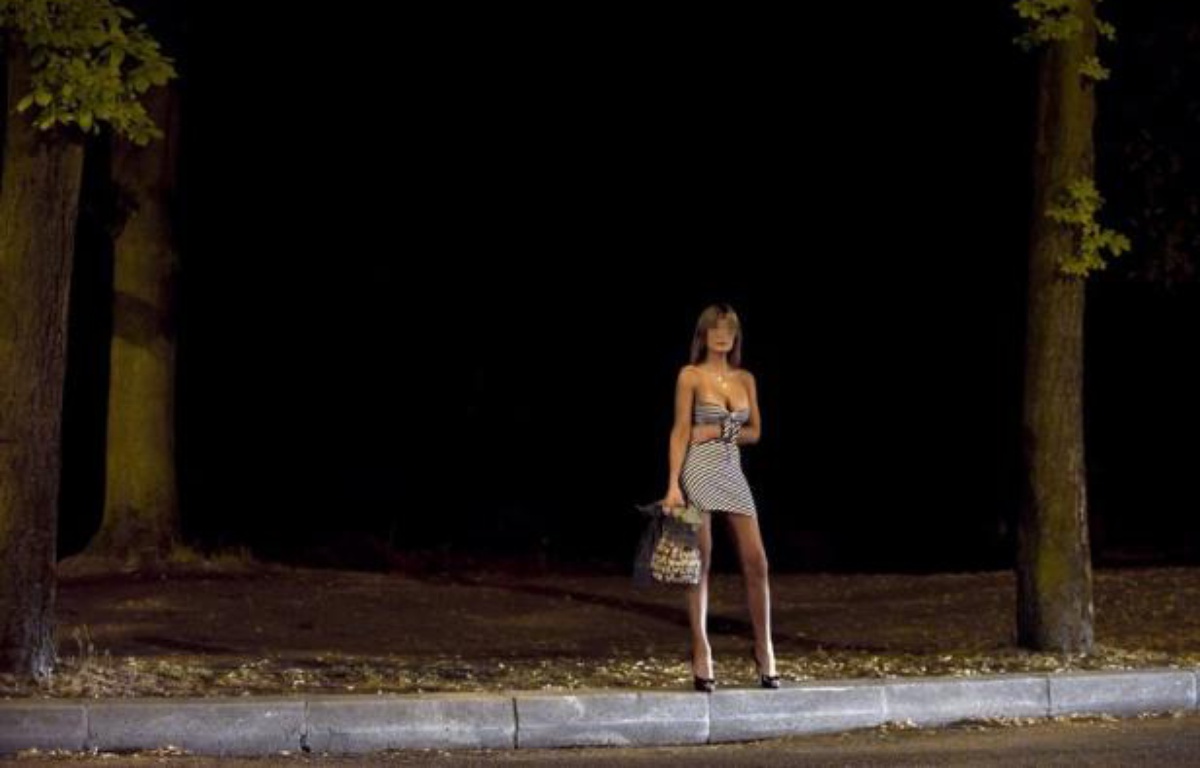 La Prostitution En Pleine Expansion Femmes Et Mineurs En Première Ligne