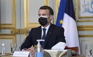 Emmanuel Macron à l'Elysée durant le Conseil européen en visioconférence, le 25 mars 2021.