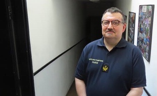 Le père Fournier est l'aumônier de la brigade des sapeurs-pompiers de Paris depuis 2011