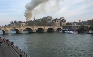 Notre Dame en flamme