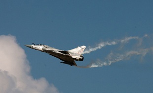 Un Mirage 2000 en novembre 2013 à Dubai.
