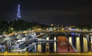 Paris by night et by JO. C'est beau.