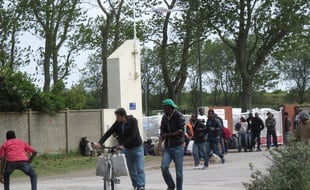 Calais, le 3 juin 2015 - Reportage autour de la structure d'accueil de jour pour les migrants (Jules-Ferry)