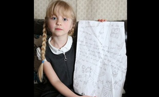 Holly, 6 ans, a écrit une lettre aux cambrioleurs qui ont saccagé sa maison, dans laquelle elle leur suggère de trouver un emploi.