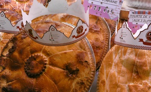 Les bouchers-charcutiers-traiteurs d'Alsace ont lancé la «tourte des rois» avec une fève et une couronne.