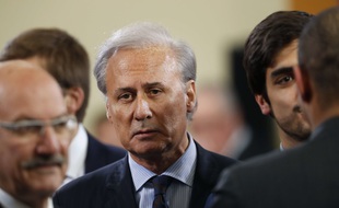 Georges Tron, incarcéré en février après avoir été condamné pour viol, a finalement annoncé mardi son intention de démissionner de son mandat de maire