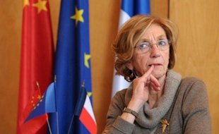 La ministre du Commerce extérieur Nicole Bricq lors d'une conférence de presse conjointe avec le ministre des Finances chinois, le 24 février 2014 à Paris