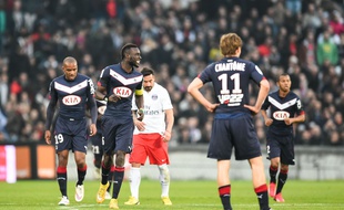 Les Girondins Sané et Chantôme lors de Bordeaux-PSG joué le 15 mars 2015.