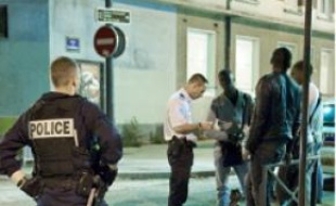 La présence policière a été renforcée dans certains quartiers.