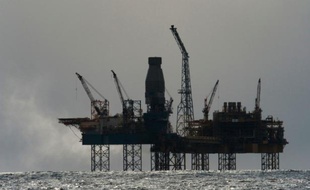 Une plate-forme Total en mer du Nord le 2 avril 2012