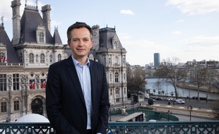 Le depute (Agir) de Paris Pierre-Yves Bournazel en marche pour la Mairie de Paris.