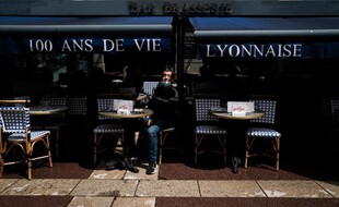 Pour continuer à profiter des terrasses, il faudra bien se couvrir.