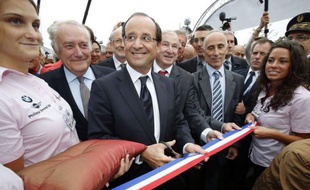 Confronté à une sévère baisse de popularité et à une crise d'une "gravité exceptionnelle", François Hollande a appelé vendredi à passer à la vitesse supérieure sur les chantiers gouvernementaux et les négociations entre syndicats et patronat.