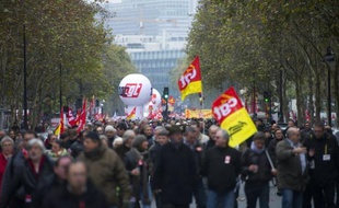 A Paris, les numéros un de la CGT, Bernard Thibault, et de FO Jean-Claude Mailly, vont défiler pour la première fois côte à côte.