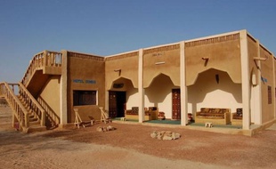 Un communiqué signé d'Al-Qaïda au Maghreb islamique (Aqmi) mais non authentifié a revendiqué jeudi les enlèvements fin novembre au Mali de deux Français et de trois Européens.