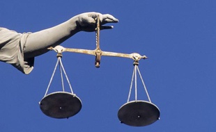 Illustration: La balance de la justice.