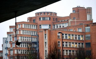 Un homme décrit comme le parrain d'une fillette de 21 mois a été mis en examen jeudi à Valenciennes pour coups mortels aggravés après le décès de l'enfant, a-t-on appris de source judiciaire.