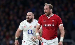 Joe Marler et Alu-Wyn Jones lors d'Angleterre - Galles