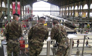 Militaires du plan Vigipirate, à la Gare du Nord, à Paris