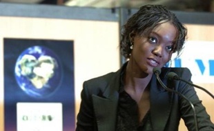 La secrétaire d'Etat aux Droits de l'Homme Rama Yade a défendu jeudi le fait que la France ne demandait pas un retrait du groupe pétrolier Total de Birmanie, tout en confirmant son intention de s'entretenir avec la direction de l'entreprise.