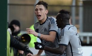 Lucas Ocampos célèbre son but avec Benjamin Mendy, le 7 février 2015 lors de Rennes-OM.