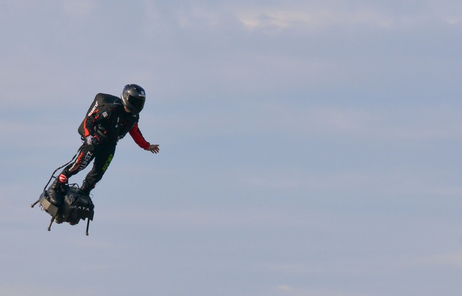 Landes : En démonstration, Franky Zapata se blesse avec son flyboard