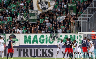 Les supporters stéphanois, ici lors d'un déplacement à Caen en août.
