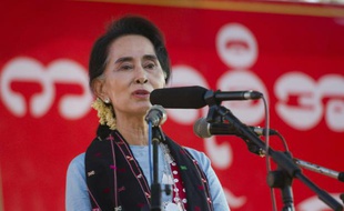 Aung San Suu Kyi le 2 octobre 2015 aux environs de Winemaw