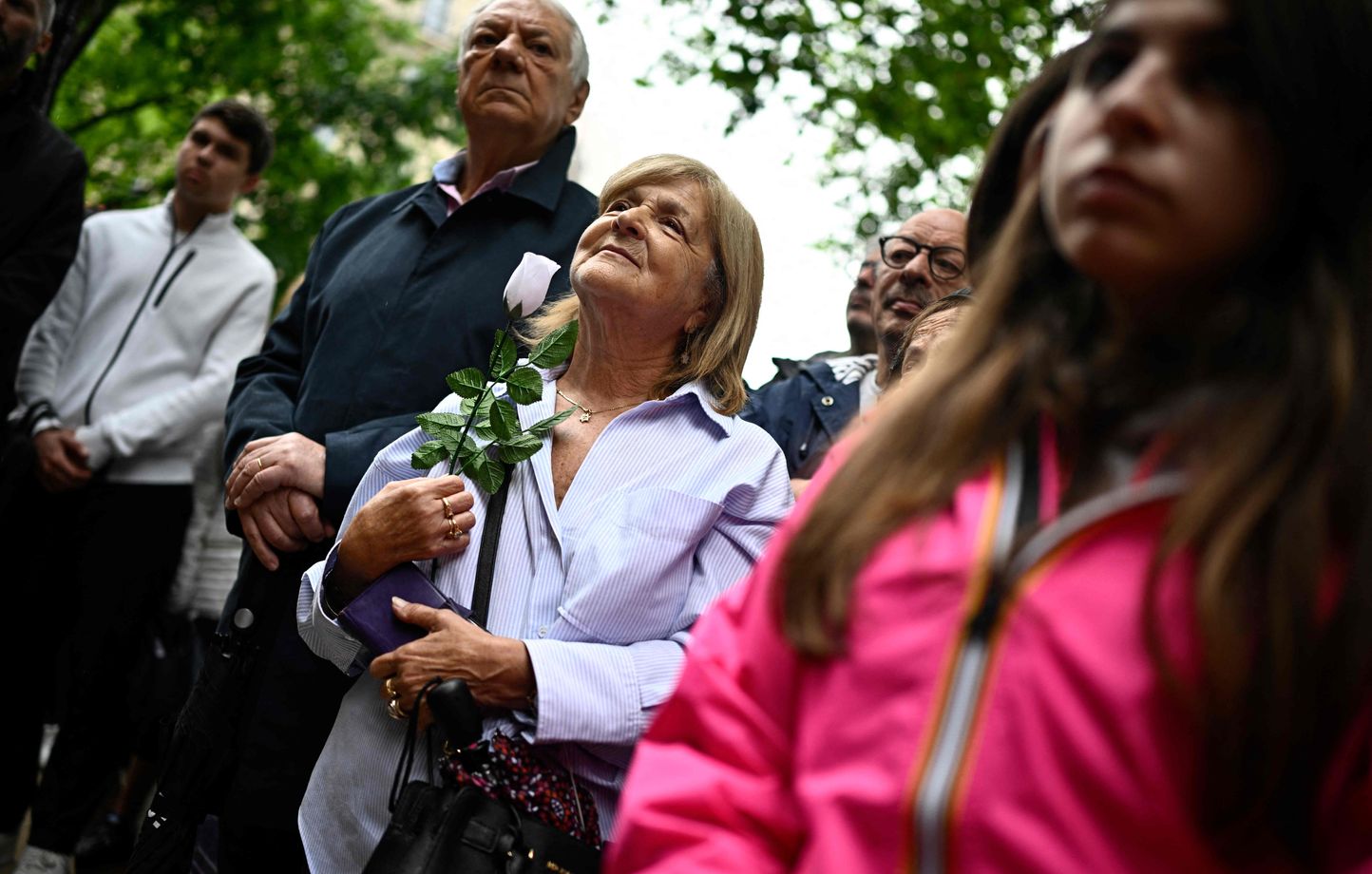 « Ce sont des monstres qui ont fait ça »… Ils se sont réunis pour soutenir la jeune victime - Laminute.info